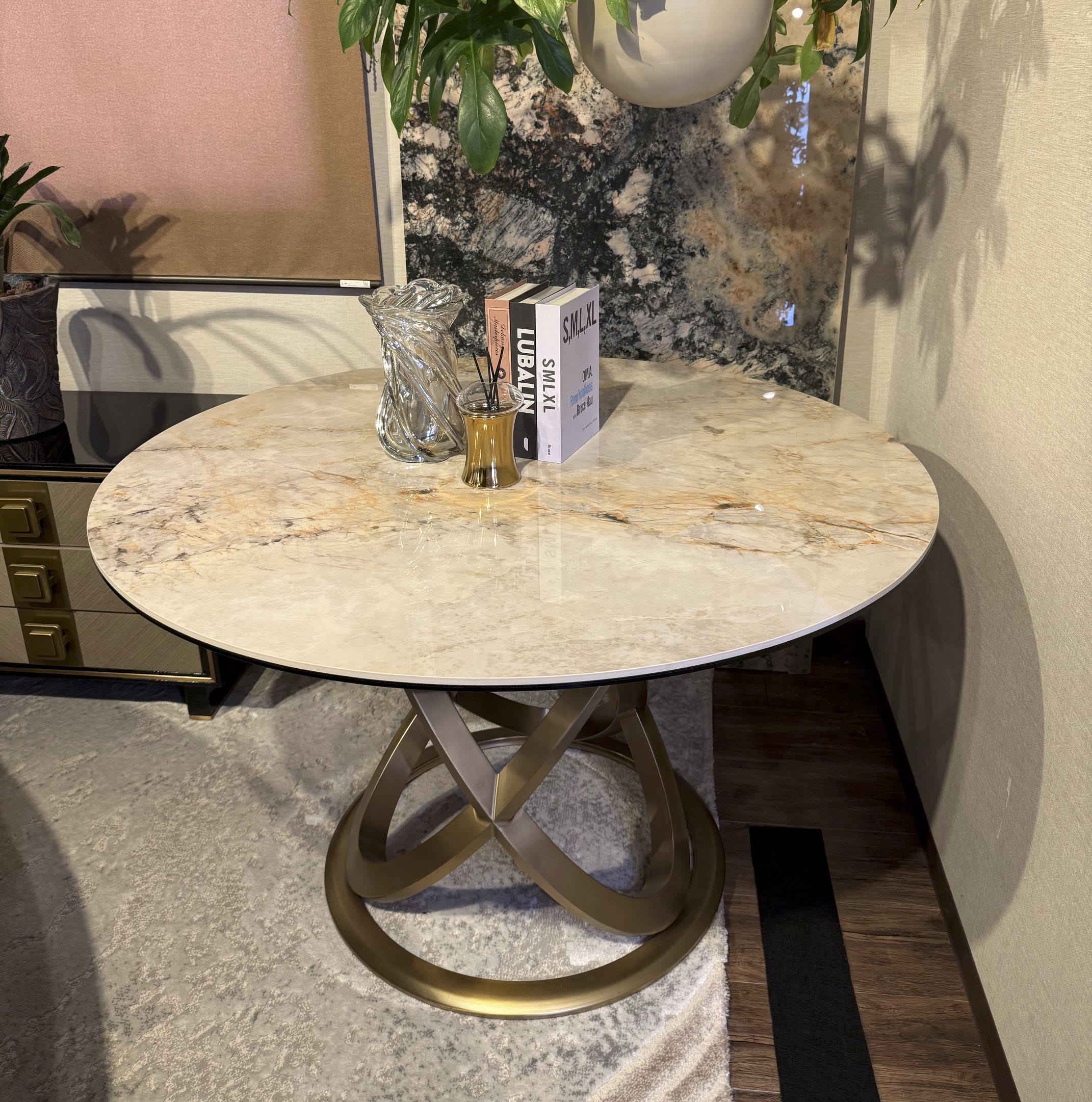 C068 Dining table – AVITUS